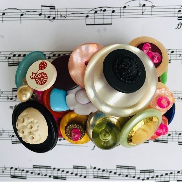 Vintage handmade button cuff bracelet one of a kind unique vintage buttons - Picture 2 of 16